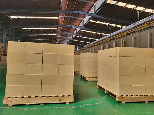 如何降低耐火材料的氣孔率